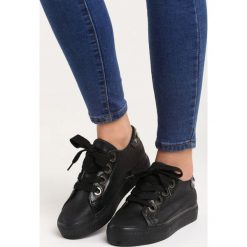 Czarne Buty Sportowe City of Angels. Czerwone buty sportowe damskie marki Born2be, z aplikacjami, z materiału. Za 79,99 zł.
