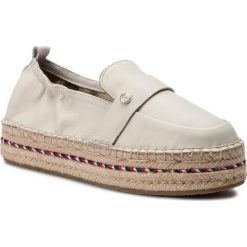 Espadryle TOMMY HILFIGER - Colorful Rope Flat Espadrille FW0FW03794 Whisper White 121. Brązowe espadryle damskie TOMMY HILFIGER, bez wzorów, ze skóry ekologicznej, bez obcasa, na obcasie. W wyprzedaży za 299,00 zł.