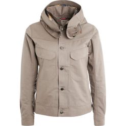 Haglöfs MORA Kurtka Outdoor driftwood. Szare kurtki damskie marki Haglöfs, m, bez wzorów, z bawełny, bez kaptura, outdoorowe. W wyprzedaży za 426,65 zł.