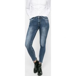 Answear - Jeansy. Niebieskie jeansy damskie skinny marki ANSWEAR, s, z elastanu, z obniżonym stanem. W wyprzedaży za 89,90 zł.