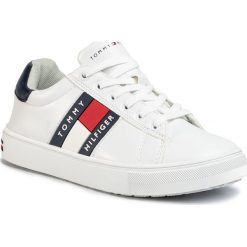 Sneakersy TOMMY HILFIGER - Low Cut Lace-Up Sneaker T3B4-30718-0900 S White/Blue X336. Białe trampki chłopięce TOMMY HILFIGER, bez wzorów, ze skóry ekologicznej, na sznurówki. W wyprzedaży za 249,00 zł.