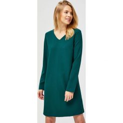 Sukienka z wiązaniem. Sukienki damskie Moodo, xs, bez wzorów, bez kołnierzyka, bez rękawów. Za 19,99 zł.