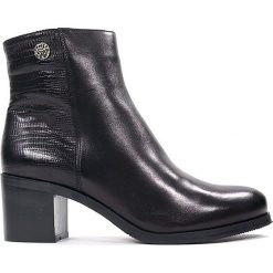 BOTKI DAMSKIE ACO 3397 CZA. Botki damskie ACORD, ze skóry, bez obcasa, bez zapięcia. Za 289,00 zł.