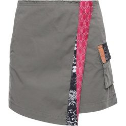 Szorty materiałowe Pinko Brendon PE20 PBK2 1B14EX Y67H. Zielone szorty damskie Pinko, bez wzorów, z bawełny. W wyprzedaży za 469,00 zł.