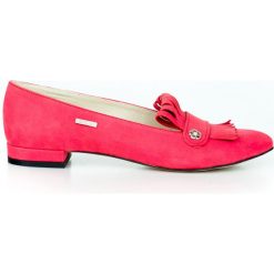 Nubukowe balerinki z frędzlami - skóra naturalna - model 046 - kolor czerwony. Czerwone baleriny damskie Zapato, bez wzorów, z jeansu, klasyczne, bez obcasa, na obcasie. W wyprzedaży za 179,40 zł.