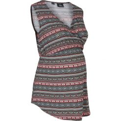 Shirt ciążowy i do karmienia bonprix czarny z nadrukiem. Czarne koszulki damskie bonprix, z nadrukiem, z materiału, z dekoltem w serek, bez rękawów. Za 64,99 zł.