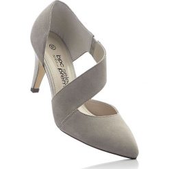 Czółenka skórzane bonprix piaskowy. Brązowe buty ślubne damskie bonprix. Za 179,99 zł.