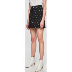 Calvin Klein Jeans - Spódnica. Czarne spódniczki damskie Calvin Klein Jeans, na co dzień, bez wzorów, z elastanu, mini, proste. Za 399,90 zł.