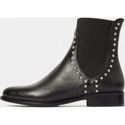 L37 botki damskie Rock`n Me 36 czarny. Czarne botki damskie L37, rockowe, bez obcasa, na klamry. Za 719,00 zł.