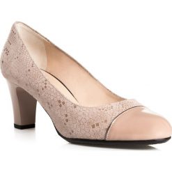 Buty damskie. Pomarańczowe czółenka damskie Wittchen, bez wzorów, ze skóry, bez obcasa, na obcasie. W wyprzedaży za 199,90 zł.