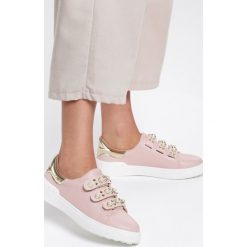 Różowe Buty Sportowe Bye Bye Love. Różowe buty sportowe damskie Renee, bez wzorów, sportowe. Za 59,99 zł.