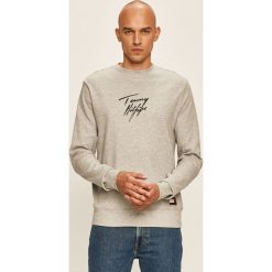 Tommy Hilfiger - Bluza. Szare bluzy męskie TOMMY HILFIGER, s, z nadrukiem, z elastanu, z okrągłym kołnierzem, bez rękawów, bez kaptura. W wyprzedaży za 219,90 zł.