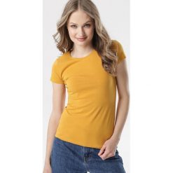 Camelowy T-shirt Echolaira. Brązowe t-shirty damskie Born2be, s, bez wzorów, sportowe, z okrągłym kołnierzem, z krótkim rękawem. Za 34,99 zł.