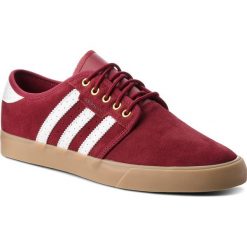 Buty adidas - Seeley B27790 Cburgu/Ftwwht/Goldmt. Czerwone buty sportowe damskie marki Adidas, bez wzorów, z zamszu, sportowe, bez zapięcia. W wyprzedaży za 219,00 zł.
