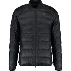 Nike Sportswear Kurtka zimowa black/black/anthracite. Czarne marynarki męskie Nike Sportswear, na zimę, xl, bez wzorów, z poliesteru. W wyprzedaży za 454,30 zł.