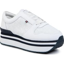 Sneakersy TOMMY HILFIGER - Tommy Jacquard Flatform Sneaker FW0FW04680 White YBS. Białe półbuty damskie TOMMY HILFIGER, ze skóry. Za 449,00 zł.