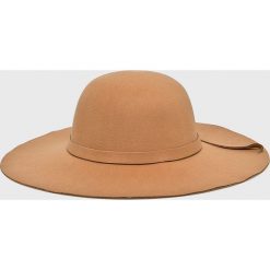 Answear - Kapelusz Falling In Autumn. Brązowe kapelusze damskie marki ANSWEAR, z poliesteru. W wyprzedaży za 39,90 zł.