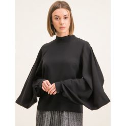 Bluzka Hugo Estyna 50422247. Czarne bluzki damskie HUGO, bez wzorów, z jedwabiu, bez kołnierzyka, bez rękawów. W wyprzedaży za 559,00 zł.