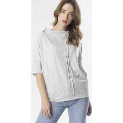 Szara Bluzka Doriedah. Szare bluzki damskie Born2be, xl, bez wzorów, bez kołnierzyka, bez rękawów. W wyprzedaży za 54,99 zł.