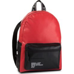 Plecak Kendall + Kylie HBKK-419-0015-59. Czerwone plecaki damskie bez wzorów. W wyprzedaży za 149,00 zł.