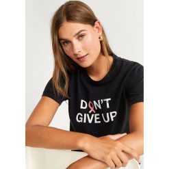 Mango - T-shirt Ferowa. Czarne bluzki damskie Mango, s, z nadrukiem, z bawełny, casualowe, z okrągłym kołnierzem. Za 69,90 zł.