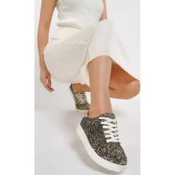 Złote Buty Sportowe Edge Of Eternity. Żółte buty sportowe damskie Renee, bez wzorów, sportowe. W wyprzedaży za 49,99 zł.