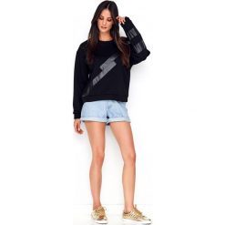 Bluza damska czarna z eko-skórą - 40. Czarne bluzy damskie e-margeritka.pl, na co dzień, s, bez wzorów, z bawełny, klasyczne, z okrągłym kołnierzem, z długim rękawem, długie, proste. Za 139,99 zł.