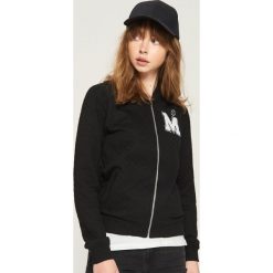 Pikowana bluza bomber - Czarny. Czarne bluzy damskie marki Sinsay, l. W wyprzedaży za 49,99 zł.