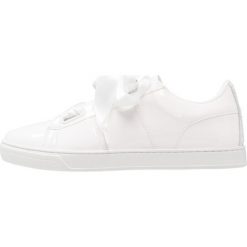 Trampki damskie slip on: SPM SANTANDER Tenisówki i Trampki white