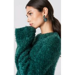 NA-KD Puchaty sweter z szerokim rękawem - Green. Zielone swetry oversize damskie marki NA-KD, z materiału. Za 141,95 zł.