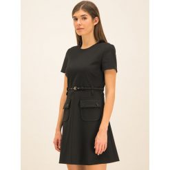 Sukienka koktajlowa Red Valentino TR3VAN85. Czarne sukienki damskie Red Valentino, bez wzorów, z elastanu, wizytowe, bez kołnierzyka, bez rękawów. W wyprzedaży za 1459,00 zł.