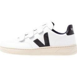 Veja Sneakersy niskie extra white/black. Białe trampki i tenisówki damskie marki Veja, bez wzorów, ze skóry, bez zapięcia. Za 549,00 zł.