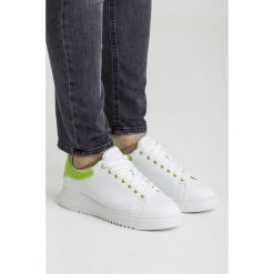 SNEAKERSY Emporio Armani. Białe sneakersy męskie Emporio Armani, bez zapięcia. Za 949,00 zł.