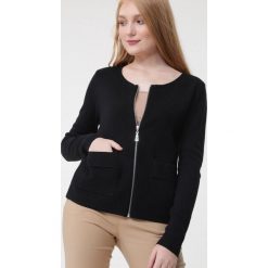 Czarny Kardigan Sue. Czarne swetry damskie Born2be, s, bez wzorów, z jeansu. Za 89,99 zł.