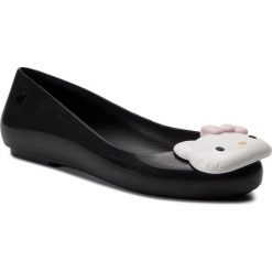 Baleriny MELISSA - Space Love + Hello Kit 32677 Black/White 51492. Czarne baleriny damskie Melissa, bez wzorów, z tworzywa sztucznego, bez obcasa. W wyprzedaży za 239,00 zł.