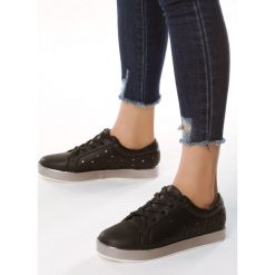 Czarne Creepersy For Yourself. Czarne półbuty damskie Multu, bez wzorów, bez obcasa, bez zapięcia. Za 29,99 zł.