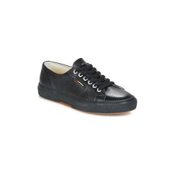 Buty Superga 2750 FGLU. Czarne trampki i tenisówki damskie Superga, bez wzorów, bez zapięcia. Za 351,20 zł.