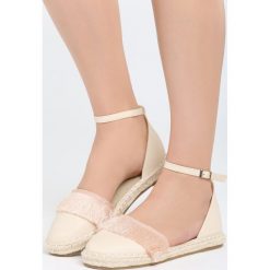 Beżowe Espadryle Touching My Heart. Brązowe espadryle damskie Born2be, bez wzorów, bez obcasa, na płaskiej podeszwie. Za 59,99 zł.