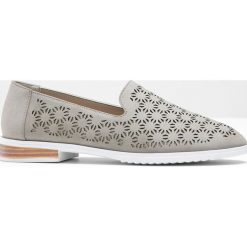 Buty wsuwane z pianką youfoam bonprix jasnoszary. Szare baleriny damskie bonprix, bez wzorów, bez obcasa. Za 79,99 zł.