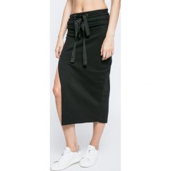 Missguided - Spódnica By Jordan Dunn. Szare spódniczki dzianinowe Missguided, s, z podwyższonym stanem, midi, dopasowane. W wyprzedaży za 79,90 zł.