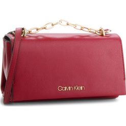 Torebka CALVIN KLEIN - Frame Shoulder Bag K60K604593 628. Czerwone listonoszki damskie marki Calvin Klein, ze skóry ekologicznej. Za 599,00 zł.