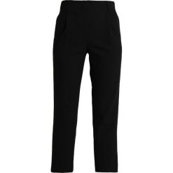 Finery London OLIVER PEG TROUSERS Spodnie materiałowe black. Czarne spodnie damskie marki Finery London, z elastanu. Za 419,00 zł.