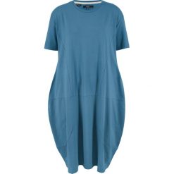 Sukienka oversize, rękawy 1/2 bonprix niebieski dżins. Niebieskie sukienki damskie bonprix, bez wzorów, bez kołnierzyka, bez rękawów, oversize. Za 89,99 zł.