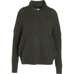 Swetry klasyczne damskie: Moss Copenhagen ROSE Sweter grape leaf/black thread