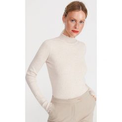 Sweter z półgolfem - Beżowy. Brązowe swetry damskie Reserved, s, bez wzorów, bez rękawów, bez kaptura. Za 69,99 zł.
