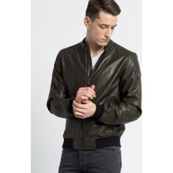 Guess Jeans - Kurtka. Szare kurtki męskie Guess Jeans, xl, z aplikacjami, z poliesteru, krótkie, bez kaptura. W wyprzedaży za 299,90 zł.