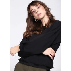 Czarna Bluza Red For Love. Czarne bluzy damskie Born2be, l. Za 69,99 zł.