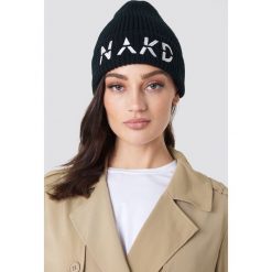 NA-KD Accessories Czapka NA-KD - Black. Czarne czapki zimowe damskie NA-KD Accessories, w prążki, z dzianiny. W wyprzedaży za 34,27 zł.