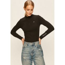 Tommy Jeans - Longsleeve. Czarne bluzki damskie Tommy Jeans, s, bez wzorów, z elastanu, casualowe, z golfem, z długim rękawem. Za 229,90 zł.