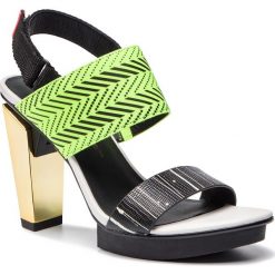 Sandały UNITED NUDE - Lev Sandal Hi 10422593144108 Cyber Mix. Żółte klapki damskie marki United Nude, bez wzorów, ze skóry, bez obcasa, na obcasie. Za 939,00 zł.
